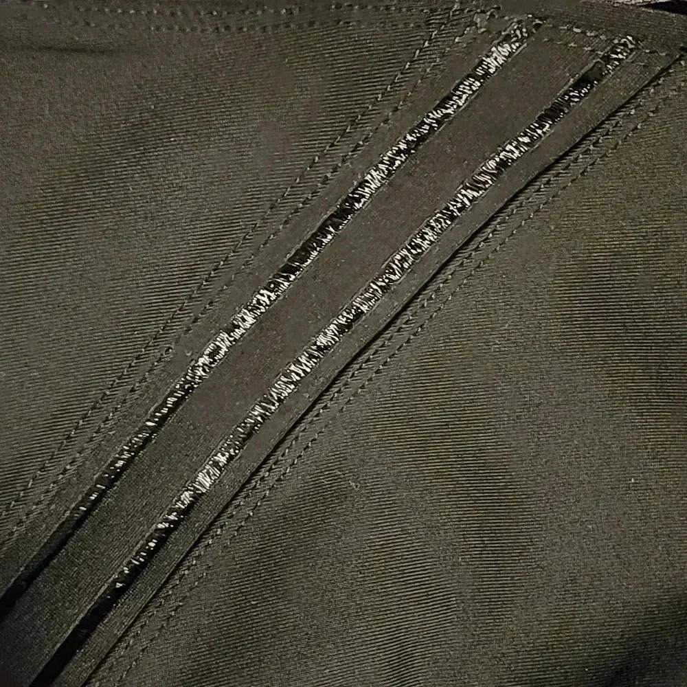Black workout leggings with strip detail - NWT- size M - Picture 2 of 2